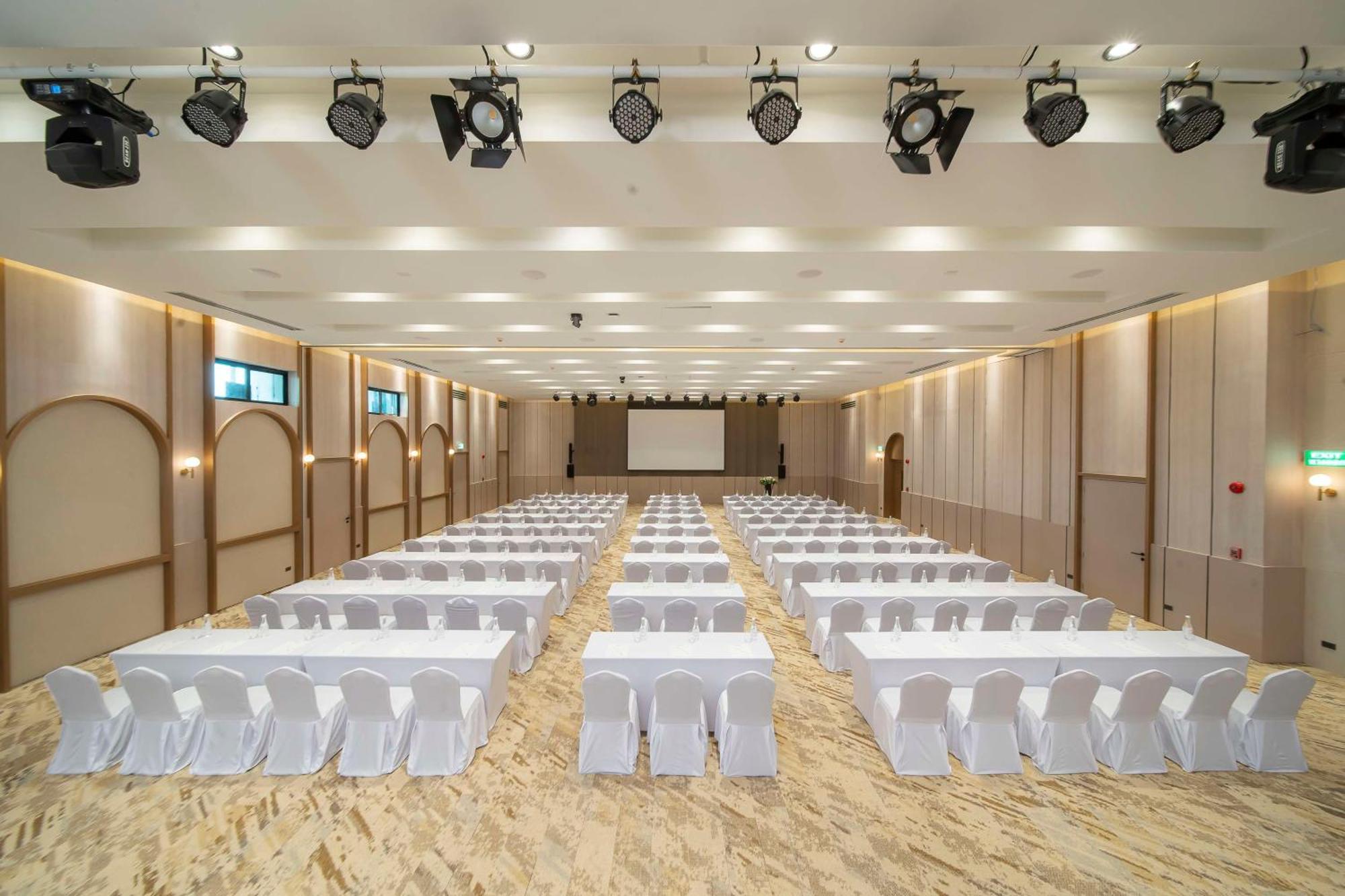 โรงแรม Western Carapace